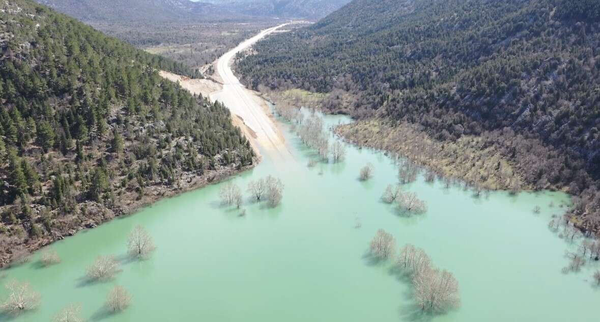 Yaklaşık 1 ay sonra açılan Konya-Antalya yolu havadan görüntülendi 3
